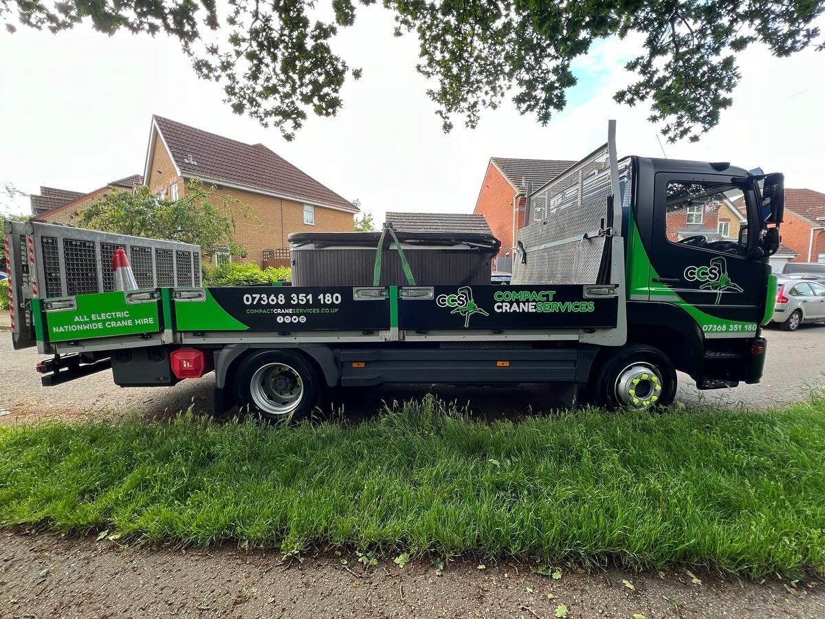 CraneCompact's tweet photo. Where there’s a will there’s a way! This hot tub was installed prior to an extension being built which then made it impossible to remove. 

We managed to navigate beneath a tree canopy and carefully remove the hot tub without causing any damage to either the hot tub or tree. https://t.co/ua232zjd2Q