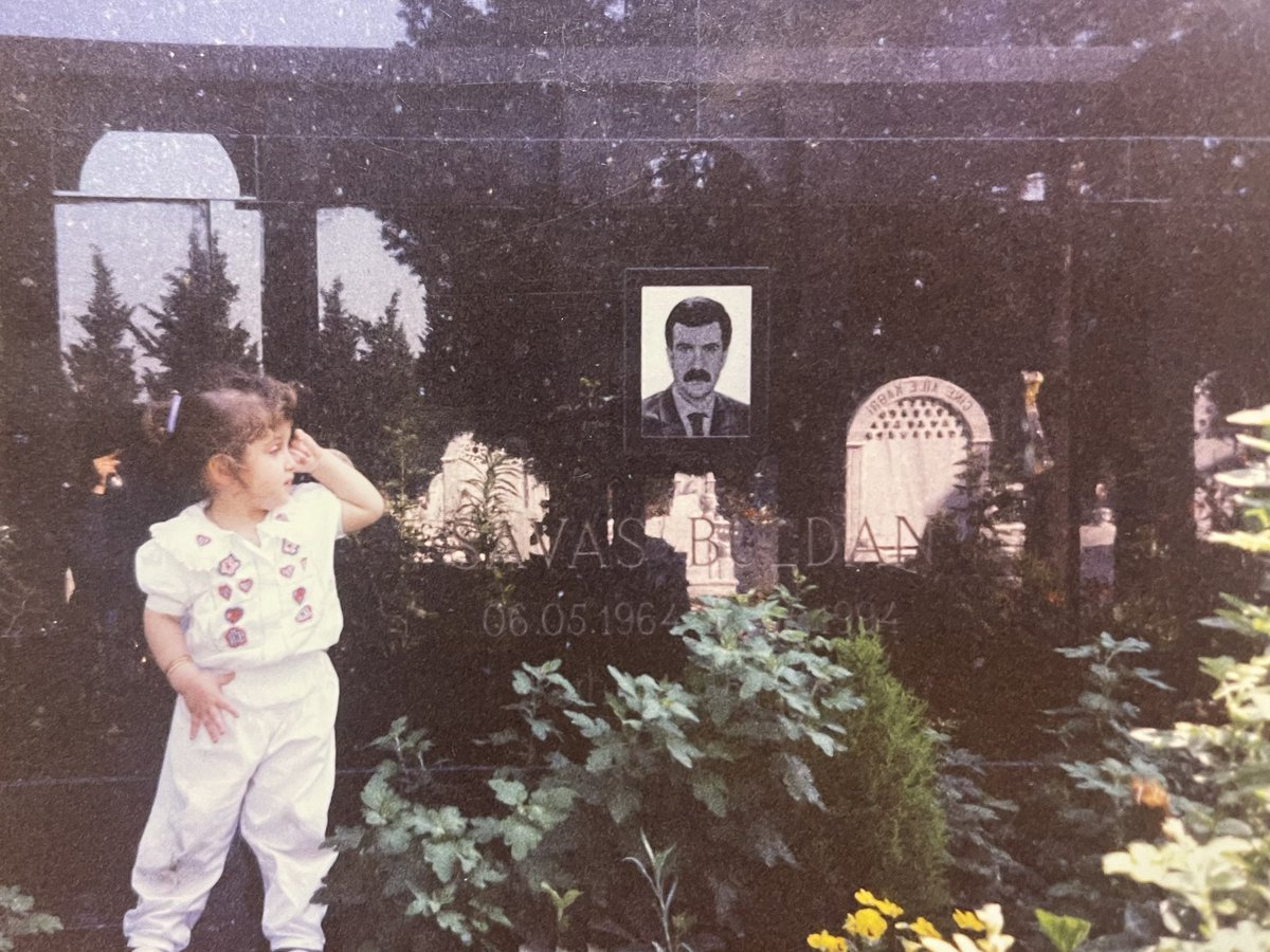 Zelalalal's tweet photo. Otuz yaşına gelişimden, otuz yaşında gidişine.
#3Haziran https://t.co/Uo1rOJQhMd