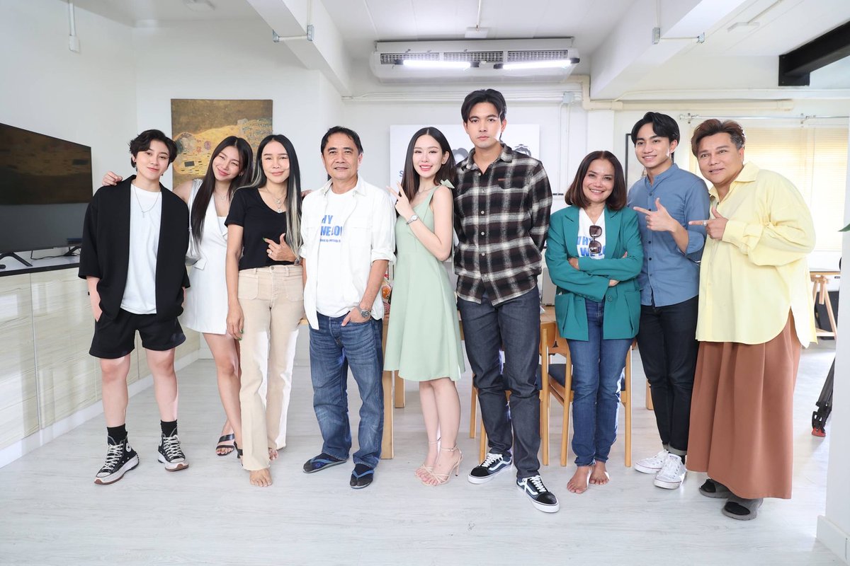 HussaweeFamily's tweet photo. พร้อม Q1 🎬 เปิดกล้องวันแรกภาพยนตร์ Whywelove 🎞 (3 มิ.ย.2567)

📸 ขอขอบคุณ FB : ชายแฮ๊ค 🙏

Kem Hussawee
#เข้มหัสวีร์
#หลินมาลิน
#เปิดกล้องวันแรกWhywelove https://t.co/KnuoXcpYHm