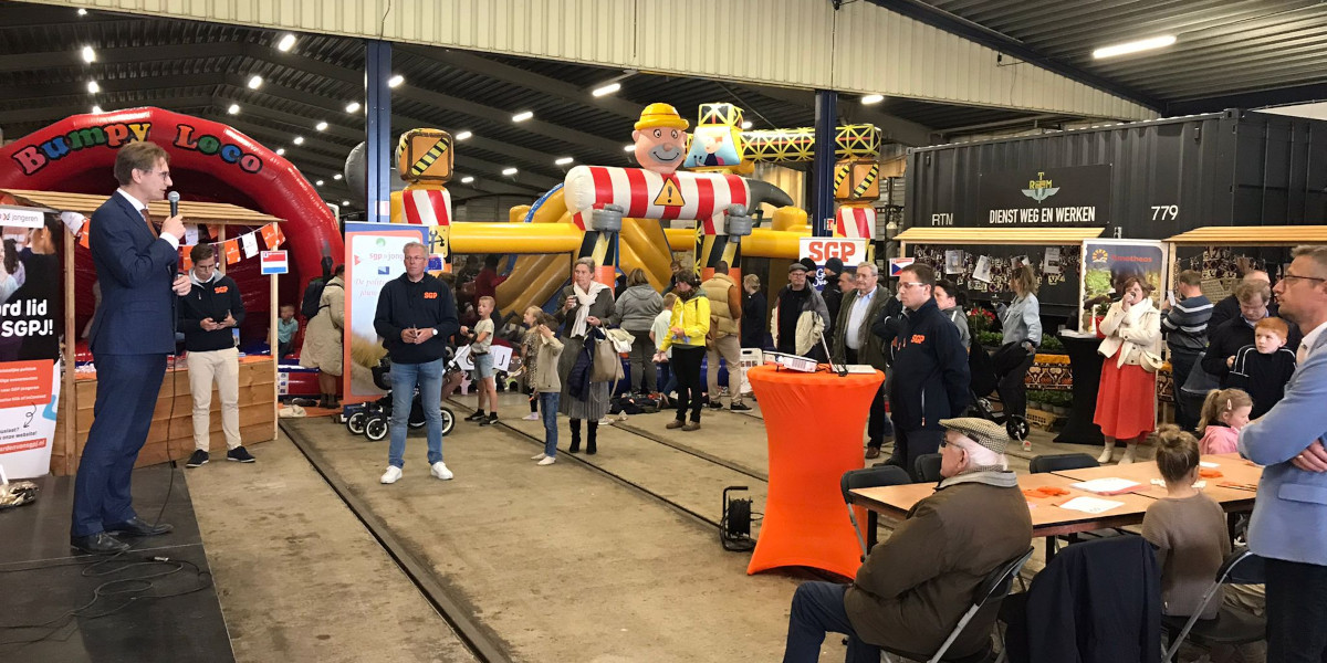 SGP Goeree-Overflakkee: Drukbezochte en gezellige SGP-familiedag bij RTM-museum - sgpgo.nl/2024/06/drukbe…