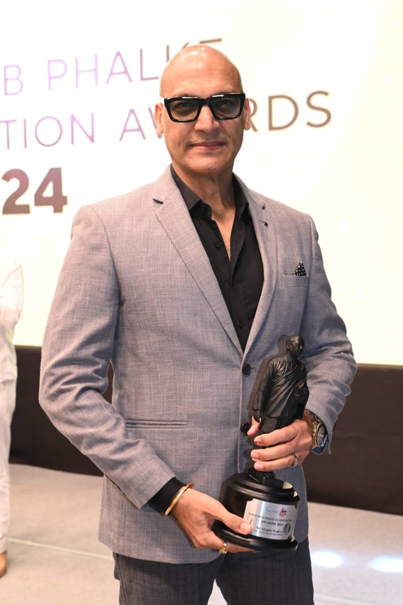 Won these awards last week: 
International Iconic Awards 2024 
and 
Dadasaheb Phalke Film Foundation Awards 2024. 

Both for Gadar 2.

Please keep loving and blessing the way you have. I will keep doing my best to impress all of you! 

Thank you for your love!❤️
