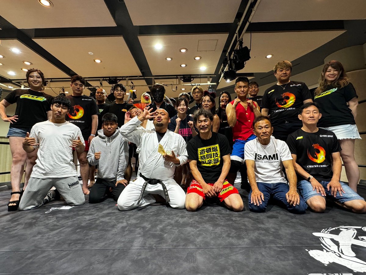 ACF99365697's tweet photo. ACF103結果

①チキン
◯徳☆正＆TIGERBOY
●PANTHERBOY＆黒木良太
②チキン
●ペロ正＆幽月
〇ジェホ＆テジュン
③キックエキシ
柚宇vsミーク
④キック
●兒玉
〇山田
⑤グラップリング 
●Muccho
〇獅子正
⑥キック
〇ラーテルvs●ソン
⑦MMA 
〇武士正vs●ゼン
⑧チキン 
〇サイダー https://t.co/06Qsxoh2ea