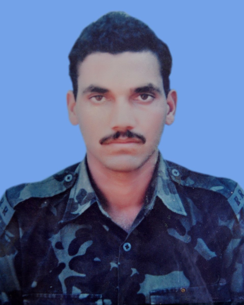 e_sopore's tweet photo. #TheBravestOfTheBrave Martyrdom of a Braveheart Sep Rajesh Chauhan 22 #RashtriyaRifles (Punjab) laid down his life, thus making The supreme sacrifice in OP Machhal #OnThisDay 03 Jun 1999.  #KiloForce #IndianArmy@adgp
@ChinarcorpsIA
@RadioChinar https://t.co/riIJEBQRoe