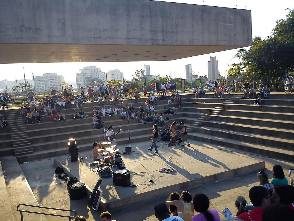 _hERiZO_'s tweet photo. ... y lo resolveré con pequeño voladizo.
El voladizo.
Ilha Musical, en el Parque Villa-Lobos en Sao Paulo, Brasil. 
Decio Tozzi. 1987.
#BrutalMonday
Más información en 
https://t.co/OKzCyLdPh3 https://t.co/hBmR5uq7uK