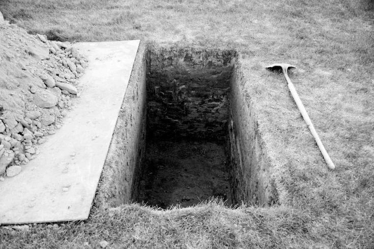 “Mezardakilerin pişman olduğu şeyler için dünyadakiler birbirini yiyor.”

(İmam Gazzâlî)