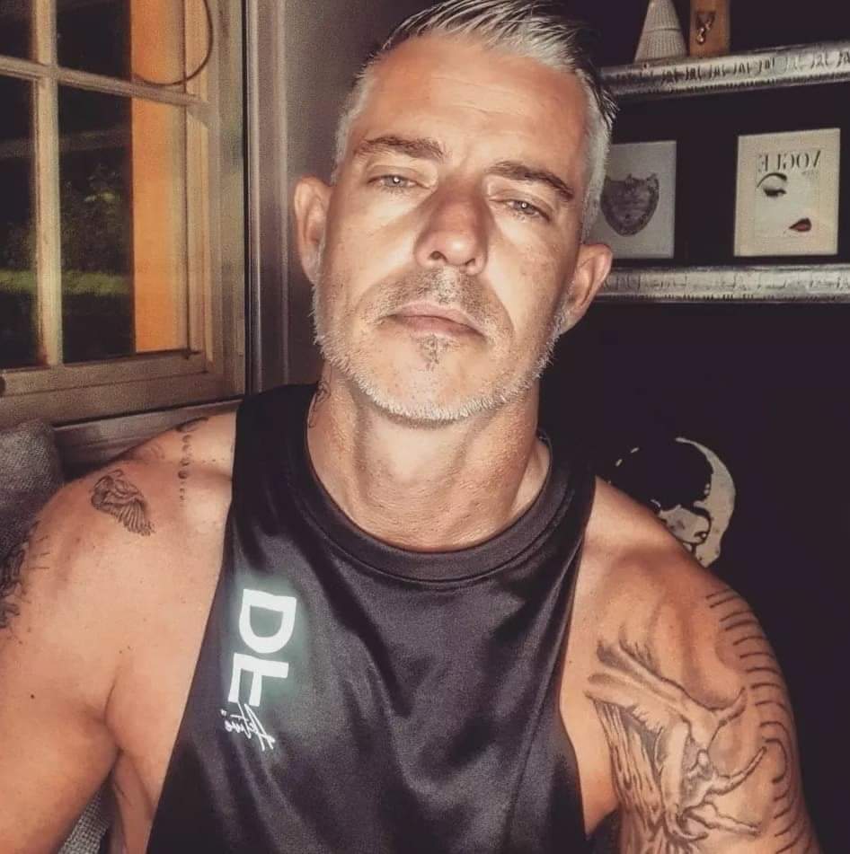 Silverinkedguy1's tweet photo. Alright #monday https://t.co/yRu3tXrSBN