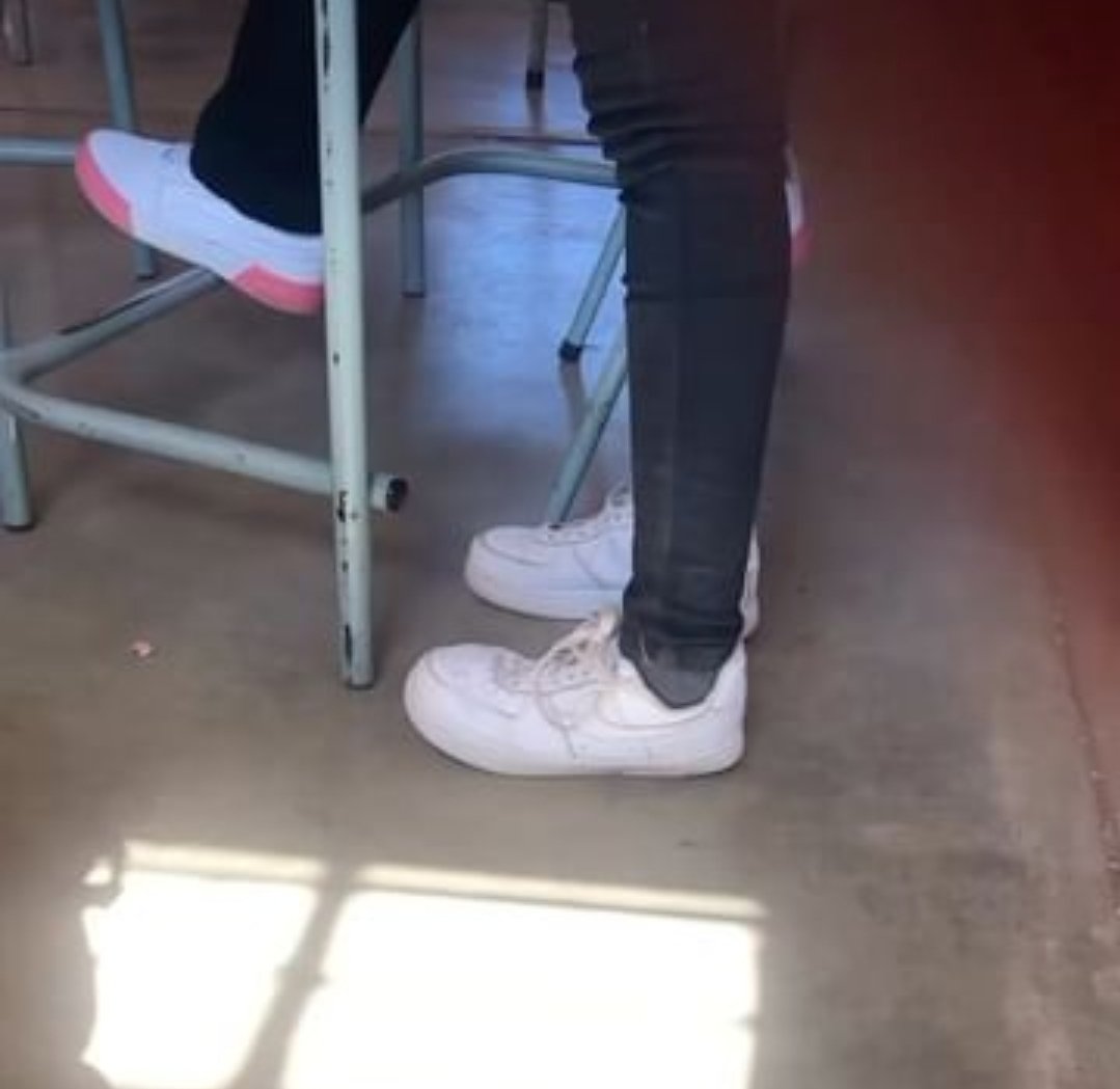 HardTalkZw's tweet photo. Magic works #execuresneakers. https://t.co/9eaTBlKbRA