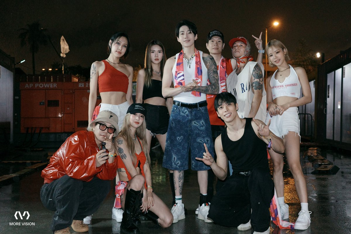 Team_JayPark's tweet photo. 📸 Backstage at Waterbomb Hong Kong

@JAYBUMAOM #박재범 #JayPark
#MOREVISION #모어비전 https://t.co/eeGLlH6d5j