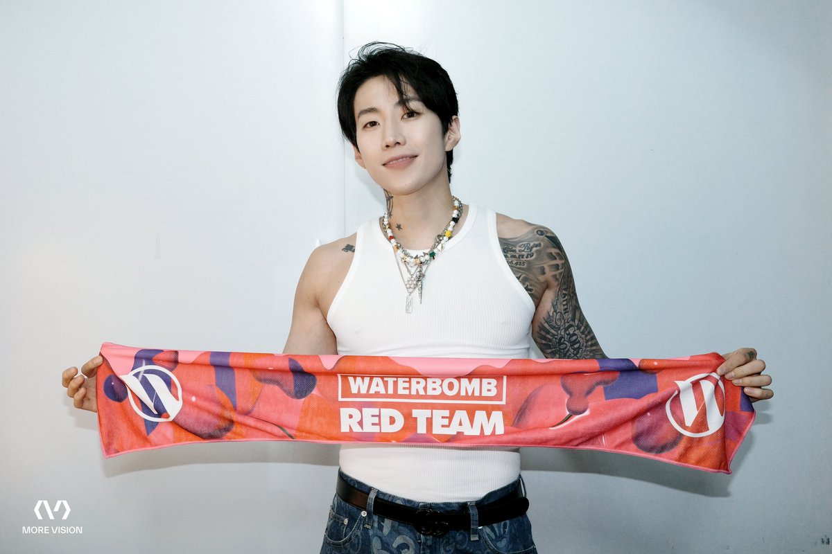 Team_JayPark's tweet photo. 📸 Backstage at Waterbomb Hong Kong

@JAYBUMAOM #박재범 #JayPark
#MOREVISION #모어비전 https://t.co/eeGLlH6d5j