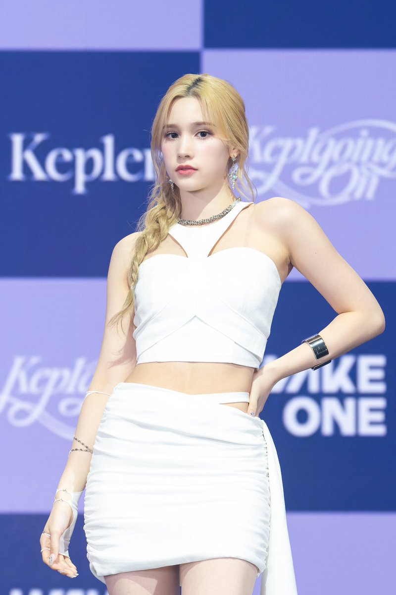 น้องฮีเอสวยฟ้าประทานมาก เมคอัพส่งหน้า หน้าส่งผม ผมส่งชุด ชุดส่งคน คนสวย จบ✨