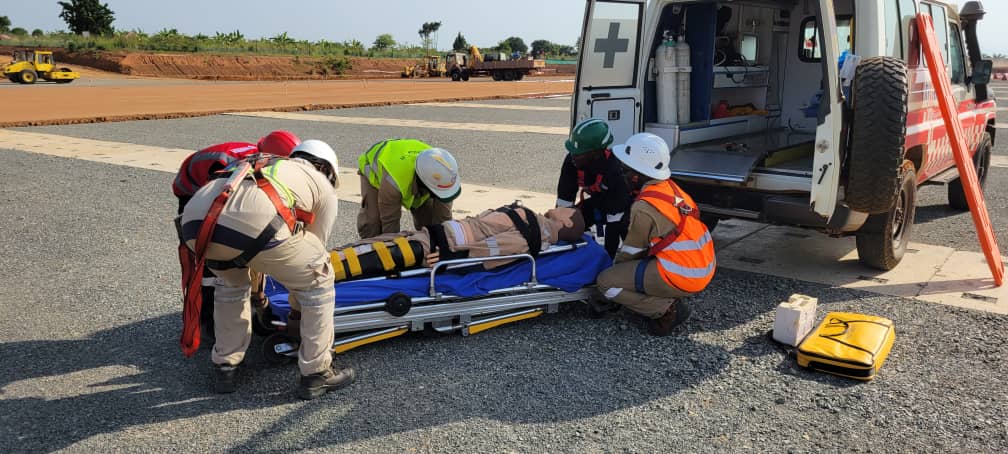 CityAmbulance's tweet photo. We conducted a successful emergency medical evacuation drill exercise at the Motaengil CFT4 site in Buliisa District. The exercise primarily focused on managing casualties with asphyxiation & crush injuries inside the Sela underground. #inspiredtosavelife #remotemedicalservices https://t.co/5jnB1fqN27