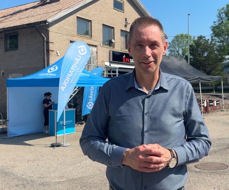 Olli Aakula (@olliaakula) on Twitter photo Tänään maanantaina 3.6. <a href="/LahiTapiola_VS/">LähiTapiola Varsinais-Suomi</a> sammutintarkastuskiertue on edennyt Mynämäkeen HaniHallin pihalle😊. Viime viikolla oltiin Paimiossa👍Varautuminen on viisautta! #elämänturva #turvallisuus #varautuminen Tänään maanantaina 3.6. <a href="/LahiTapiola_VS/">LähiTapiola Varsinais-Suomi</a> sammutintarkastuskiertue on edennyt Mynämäkeen HaniHallin pihalle😊. Viime viikolla oltiin Paimiossa👍Varautuminen on viisautta! #elämänturva #turvallisuus #varautuminen