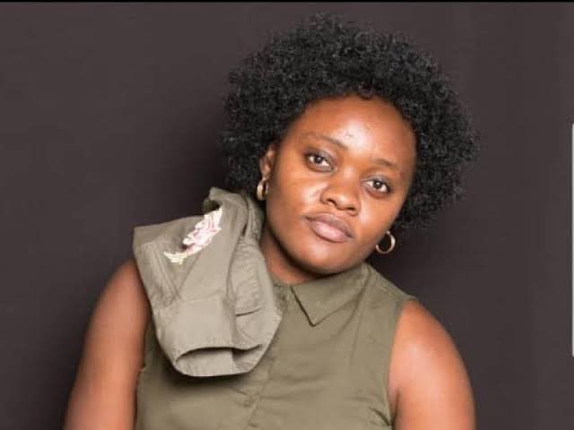 #RDC… Ou est passé <a href="/senghajustice/">Gloria sengha panda shala</a> ?? Ou est elle? Pourquoi ces pratiques décriées hier doivent refaire surface aujourd’hui ? Pour quel but?pour quelle finalité ? Ou est Mike MUKEBAY ? Que fait il en prison ? Une année durant sans être jugé ni condamné ? Notre silence est un