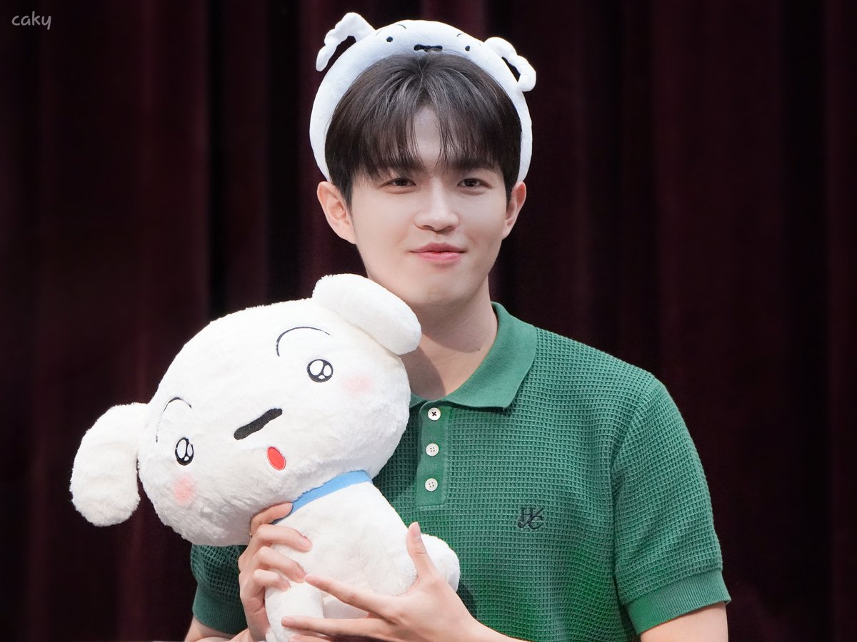 __caky's tweet photo. 240526 뮤직아트 대면

뿌듯 견주 (ᐡ-ܫ•ᐡ)♡

#김재환 #KIMJAEHWAN https://t.co/uhjcuMi2Cr