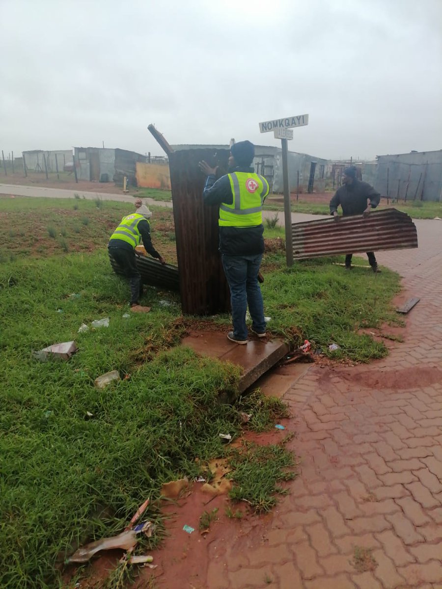 RedcrossSa's tweet image. Following the devastating floods in the Eastern Cape, which happened over the weekend, SARCS has been on the ground providing much needed support to the affected people and communities.

Together, Keeping Humanity Alive. Always Needed, Always There