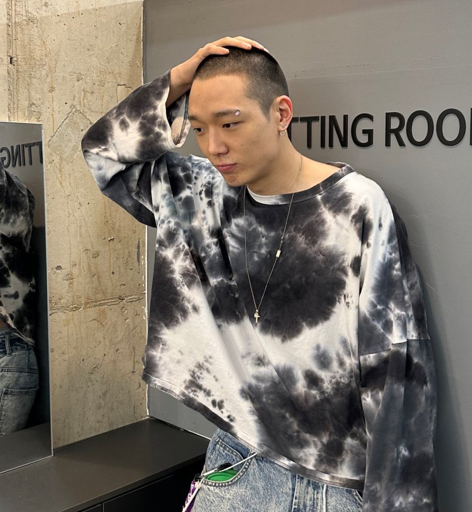 queeniemalx's tweet photo. two bald updates in a week is crazy. serve well my men we’ll be waiting let’s gaurr 🫡 https://t.co/Wt6rYV8iNK
