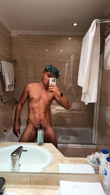 good morning 🫣😈🤗 https://t.co/Xy38LaR8ZG