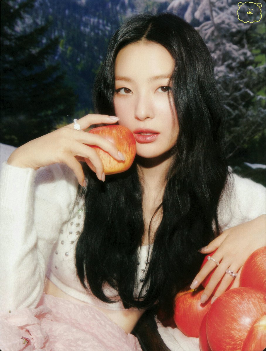 5stars28's tweet photo. yknow who’s the queen of apples? https://t.co/4rRS9atVbh
