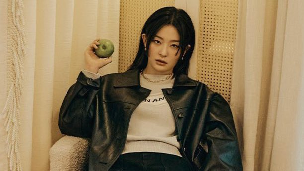 5stars28's tweet photo. yknow who’s the queen of apples? https://t.co/4rRS9atVbh