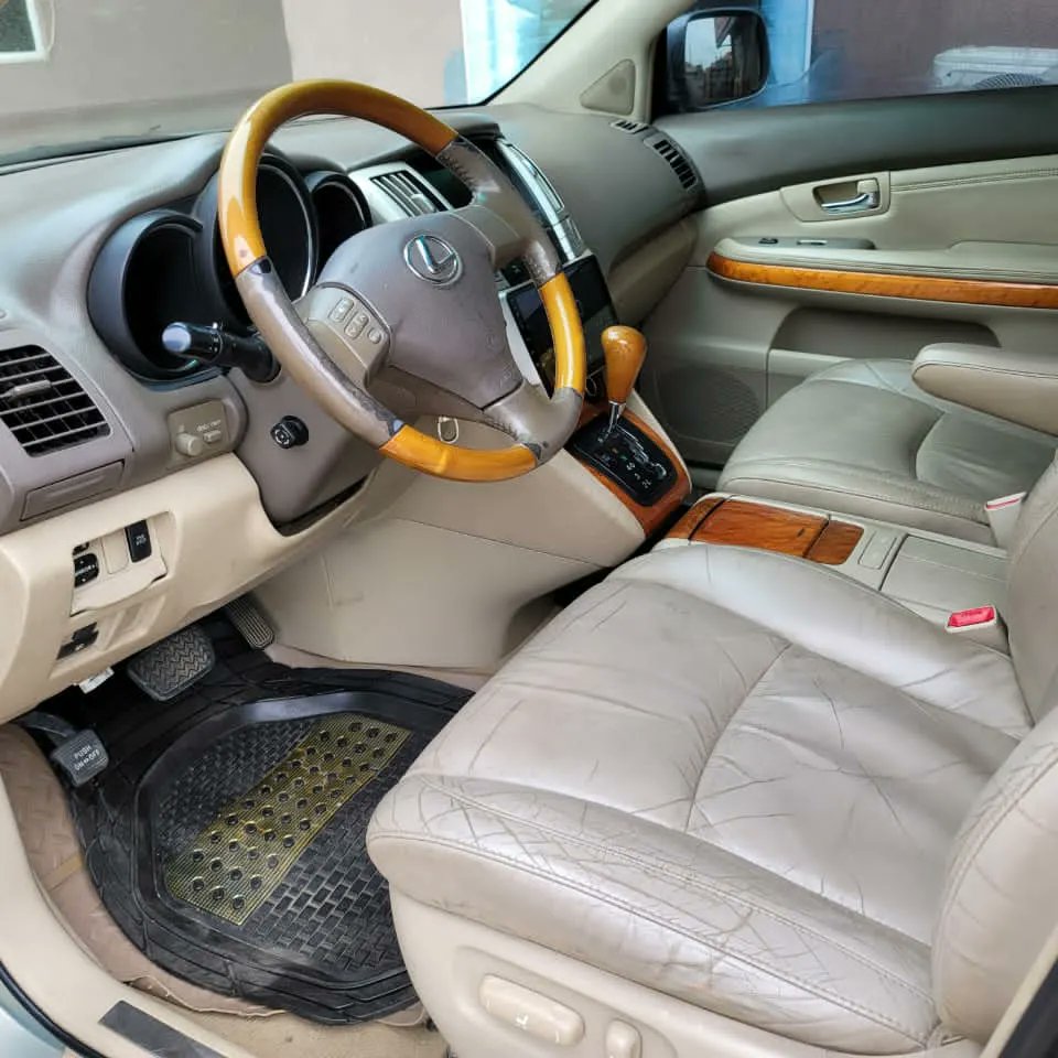 Emsotec_Autoz's tweet photo. Dear twitter users,

Could you spare 3 seconds of your time to help me like &amp; repost my car ad. Thank you. 🙏 ❤️

Top-notch 2009 RX350. First body. Bumpers painted only
 8m last
✅ 08063178870
✅ Amuwo Odofin
.
.
Strike NLC and TUC #OpayCares Kesari Gtbank ASUU Olamide Wale Edun https://t.co/AFqNsr4avu