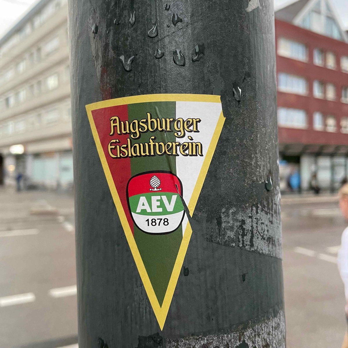 🇩🇪 FC Augsburg
@FCAugsburg @FCA_World @VFLFCAugsburg @Reeceoxford_
#FCA
#ultrasstickers #footballstickers #footballculture #Ultras #StickerHunting