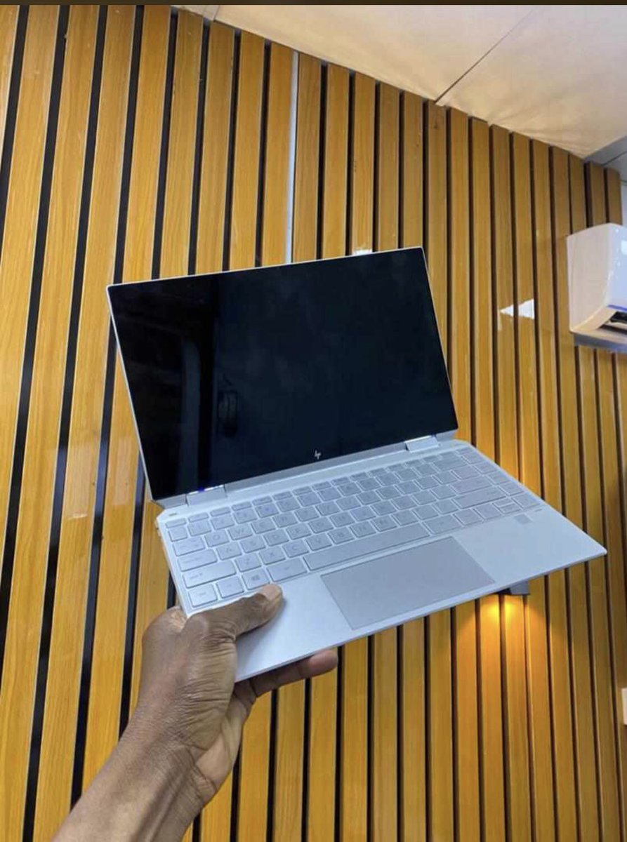 cverrandguys's tweet photo. Hp spectre gencut x360 
Core i7 
10th Gen 
512GB SSD 
8GB RAM 
keyboard backlit 
Touchscreen 
Face ID 
Fingerprint https://t.co/hFKWt2LKM3