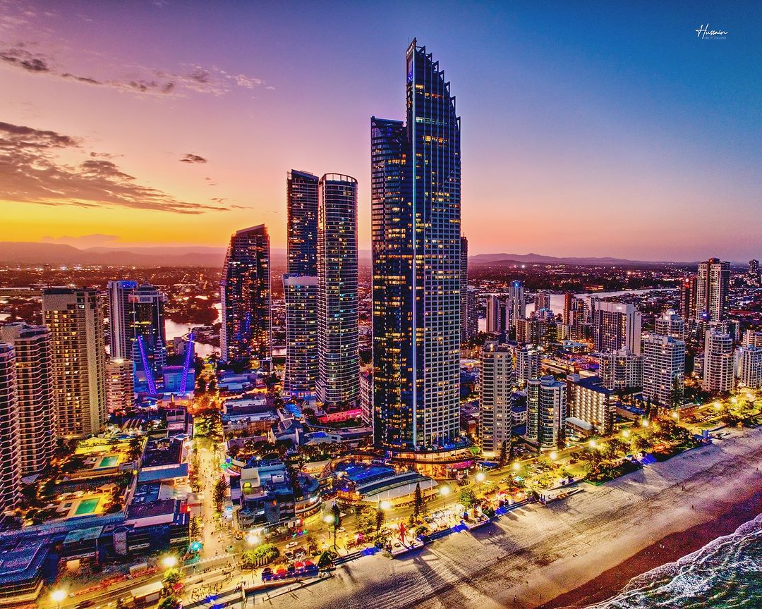 sailworx's tweet photo. Evening in the city.
What a vibe!
GOLD COAST
@4ussiestyle 
#migoldcoast #evening #inthecity #whatavibe #itsavibe #GoldCoast https://t.co/ll1bfNACAh