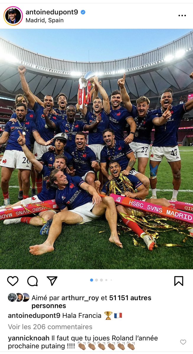 AntoineRaguin's tweet photo. La proposition de Yannick Noah à Antoine Dupont après le titre mondial avec #FranceVII 😂 https://t.co/sj65VngJBu