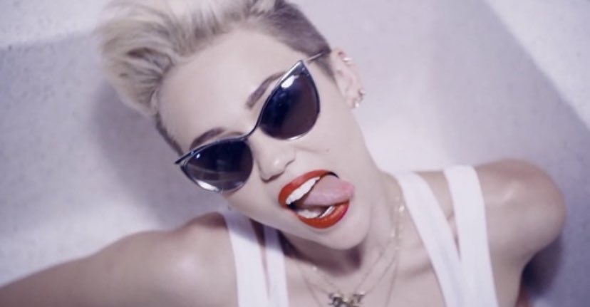 PopCrave's tweet photo. 11 years ago today, Miley Cyrus released “We Can’t Stop” as the lead single from ‘Bangerz.’ https://t.co/mt5HDqCdmr