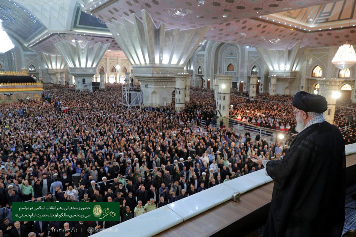 khameneinews's tweet photo. گزارش تصویری از سخنرانی شصت و سه دقیقه‌ای رهبر انقلاب اسلامی در مراسم سی‌وپنجمین سالگرد ارتحال حضرت امام خمینی
۱۴ خرداد ۱۴۰۳ https://t.co/uIfA29MUxx
