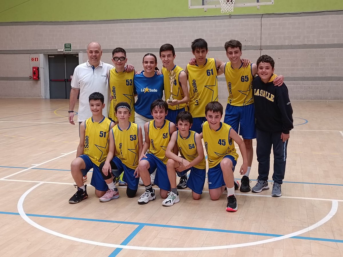 CdLaSalleBilbao's tweet photo. Zorionak mutilak !!! Euskadiko txapeldunak geratu zarete. Denboraldiko helburua lortu duzue...A zer nolako denboraldia, harrigarria izan da. Zuetaz harro https://t.co/JvnSnrIDbb