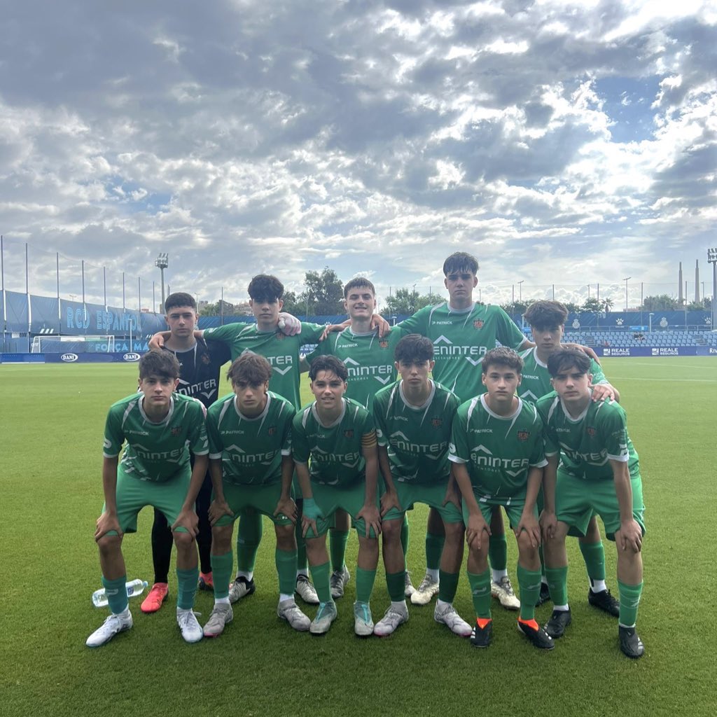 ue_cornella's tweet photo. #FutbolBase • ❌ Els nostres equips van caure eliminats en les semifinals dels Campionats de Catalunya base.

🟢 @GFCAcademia 0-0 Cadet A (penals)

🟢 @RCDE_La21 3-0 Infantil A

👏🏻 Felicitats per la gran temporada realitzada! Orgull de pedrera! 😍

#UECornellà #Ambelverdalcor 💚 https://t.co/sjPtlayu4B