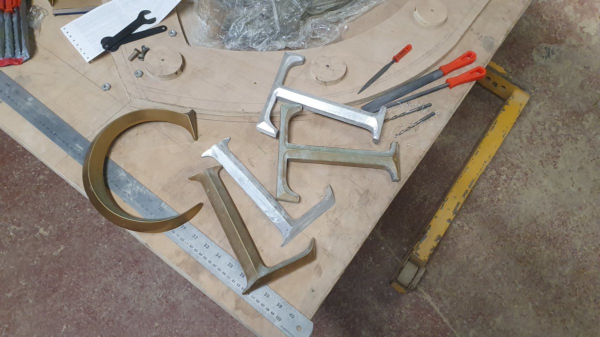 RMSCULPTORCARVR's tweet image. Some attention givn to the signage fr The Mitchell Library. A great way to finish off a recent job
#themitchelllibrary #stone #stonecarving #carving #carved #sculpted #sculpture #sculptor #stonemason #craft #craftsman #handmade #traditional #skills #work #Scotland #architecture