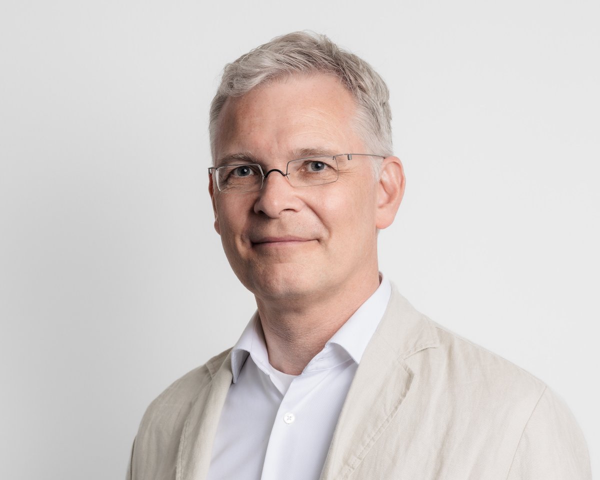Tilman (@tilmankoeneke) on Twitter photo Neue Headshots für die Europa Universität Flensburg. Auch mit einem minimalistischen Setup lässt es sich effizient und gut arbeiten.
#headshots #headshotsonly #headshotphotographer #flensburg #education #canoneosr5 #minimalist #portraits #whitebackground <a href="/CanonDEU/">Canon Deutschland</a> Neue Headshots für die Europa Universität Flensburg. Auch mit einem minimalistischen Setup lässt es sich effizient und gut arbeiten.
#headshots #headshotsonly #headshotphotographer #flensburg #education #canoneosr5 #minimalist #portraits #whitebackground <a href="/CanonDEU/">Canon Deutschland</a>