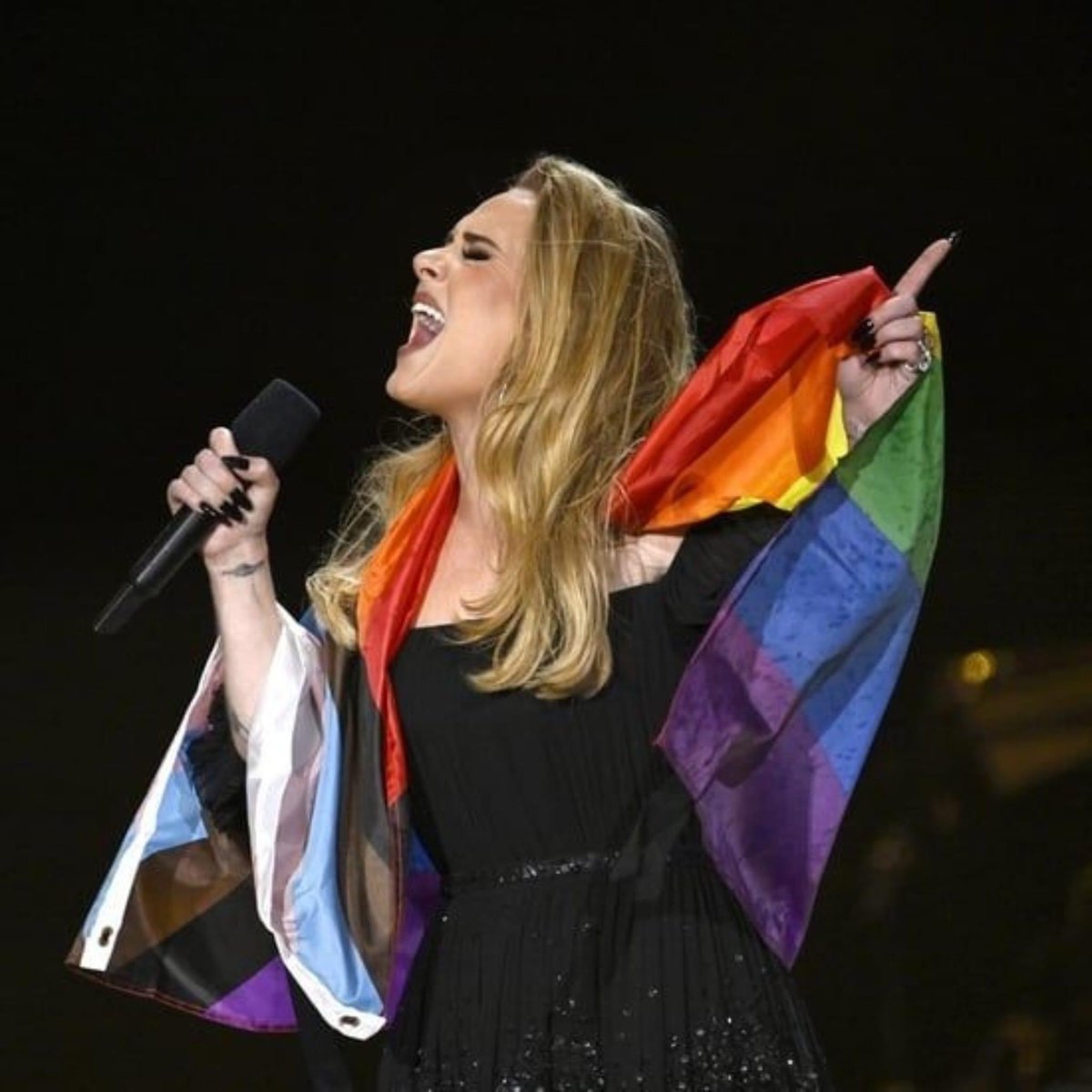 prideukorg's tweet image. Adele to an audience member who yelled "Pride S*cks!"

“Did you come to my f**cking show and just say that Pride sucks? Are you f**cking stupid? Don’t be so f**cking ridiculous. If you have nothing nice to say, shut up, alright?”
