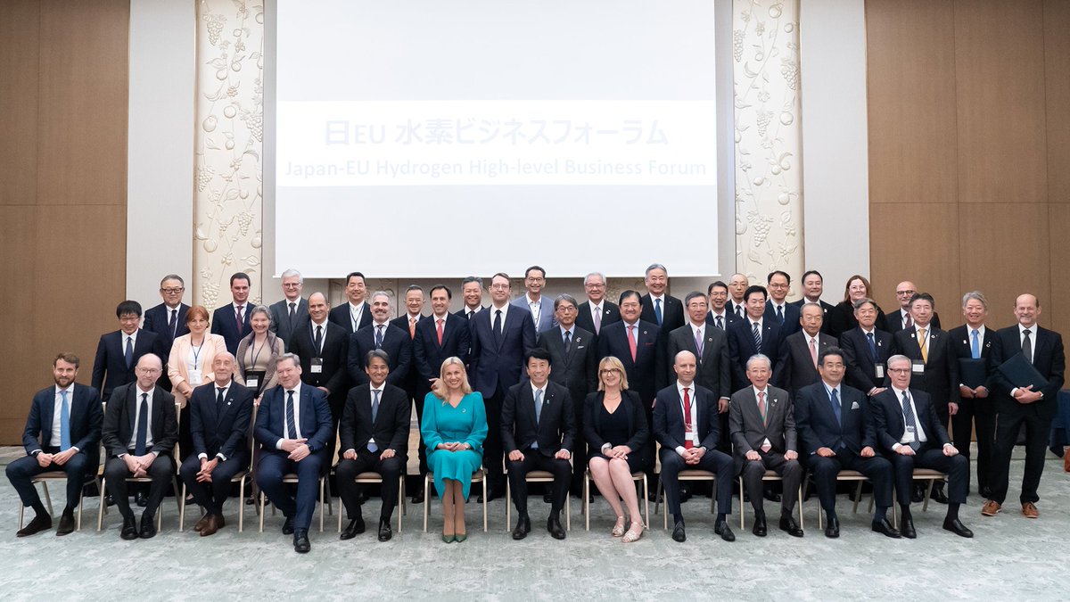The Japan-EU #Hydrogen high-level business forum in Tokyo 🇯🇵 has lift-off!🚀

And we have clear objectives:

1⃣ fostering stronger ties &amp; exchanging innovative ideas;
2⃣ delivering on the rapid development &amp; rollout of hydrogen technologies &amp; related sustainable energy solutions.
