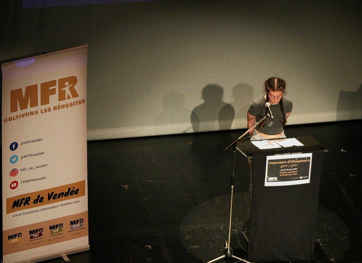Retour sur la finale départementale du concours d’éloquence des MFR de Vendée. 👏

26 jeunes, élèves de 4ème et 3ème, ont dépassé leur peur et leurs appréhensions pour monter sur la scène du théâtre municipal de La Roche sur Yon. 

Bravo à tous pour votre engagement !