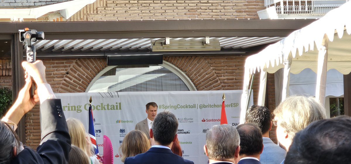 gammacom_es's tweet image. ¡El pasado 30 de mayo tuvimos el placer de asistir al Spring Cocktail organizado por la British Chamber of Commerce en Madrid! 

Fue una velada excepcional, llena de networking y momentos destacados. ¡Os dejamos con algunas fotos! 👇

#SpringCocktail #eventos #Gamma #GoodTogether