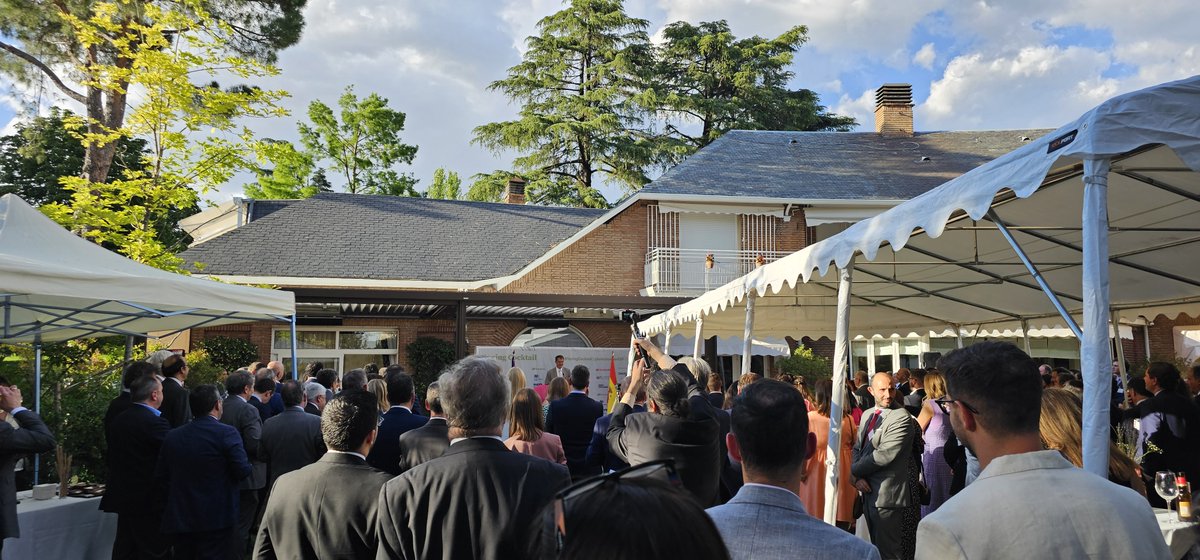 gammacom_es's tweet image. ¡El pasado 30 de mayo tuvimos el placer de asistir al Spring Cocktail organizado por la British Chamber of Commerce en Madrid! 

Fue una velada excepcional, llena de networking y momentos destacados. ¡Os dejamos con algunas fotos! 👇

#SpringCocktail #eventos #Gamma #GoodTogether