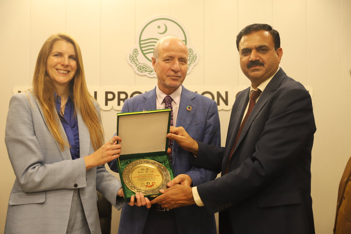 UNFPAPakistan's tweet photo. UK HC @JaneMarriottUK &amp; Dr @ShabanehLuay visited Women Protection Centre, Rawalpindi and received briefing by the team of @social_punjab &amp; PWPA teams on services for women survivors of violence. Facilities at the centre are recently upgraded by @ukinpakistan, UNFPA &amp; @act_intlpk https://t.co/Axq5Nm1AZ3
