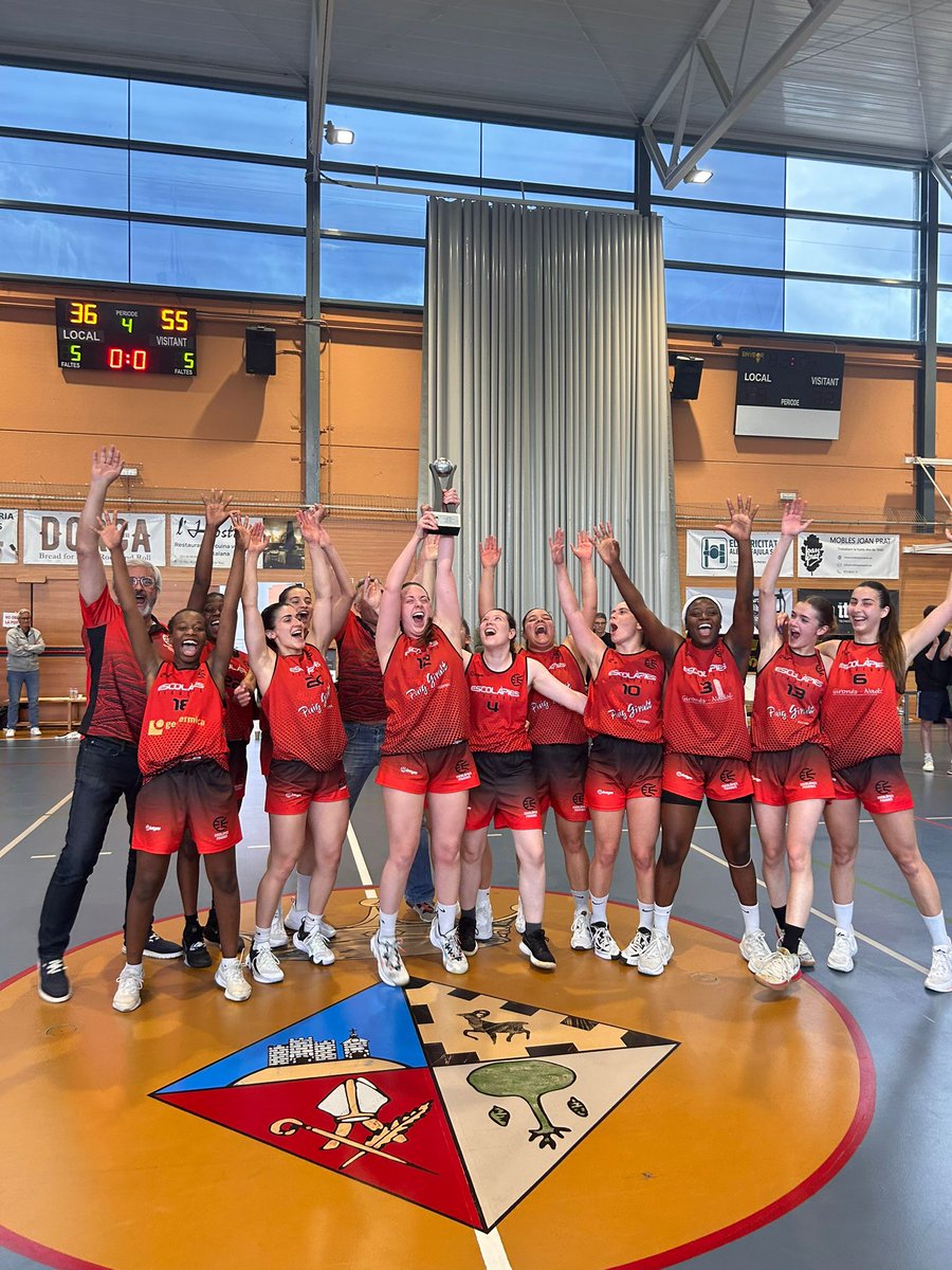 orgullfigueres's tweet photo. 🥇CAMPIONES !!!!!!!

El sots 25 femení d' @cbescolapies  s'ha proclamat campió de Catalunya després de guanyar a la final el CB Vall d'en Bas per 36-55.

Ha estat un cap de setmana rodó. Felicitats!

#Figueres #DiarideFigueres #OrgulldeFigueres #EscolapiesFigueres https://t.co/K7t9f60ND3