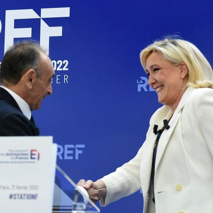 LTournier_'s tweet photo. Vous ne comprenez toujours pas ce qui se passe depuis plus de 20 ans en politique ?

Vous ne comprenez pas que le clivage droite / gauche n’existe plus ? 

Voici un petit post qui je l’espère vous éclairera : https://t.co/eaKzSHbqSU