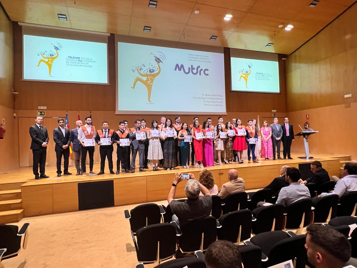 TelecoUPV's tweet photo. 🔙 El pasado viernes celebramos la graduación del #MUIT, #MUTSRC y #MUISE
¡Qué guapos y guapas estábais! Os deseamos el mejor de los éxitos en esta nueva etapa 🧡
Os dejamos algunas fotos de este día tan especial 📸 https://t.co/Z2aSLJ9Fhg