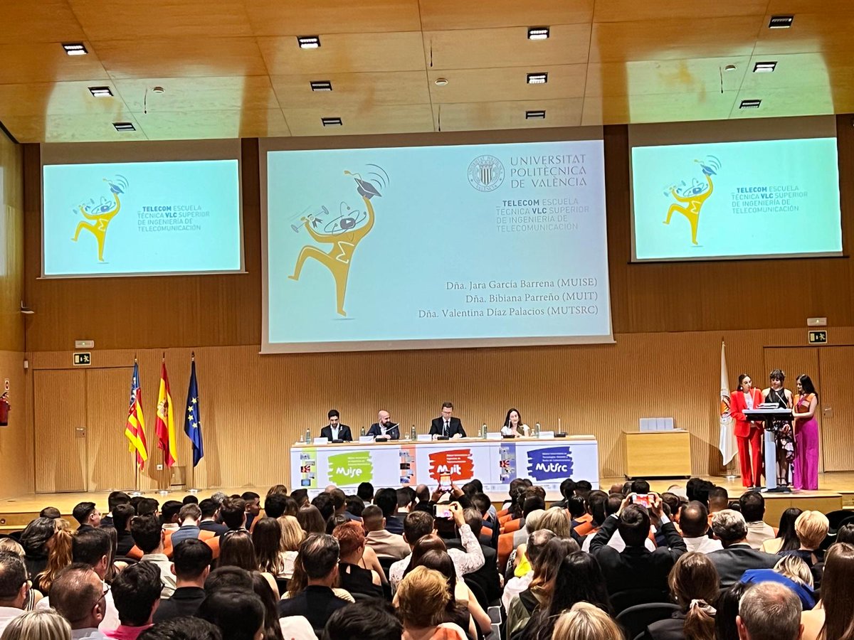 TelecoUPV's tweet photo. 🔙 El pasado viernes celebramos la graduación del #MUIT, #MUTSRC y #MUISE
¡Qué guapos y guapas estábais! Os deseamos el mejor de los éxitos en esta nueva etapa 🧡
Os dejamos algunas fotos de este día tan especial 📸 https://t.co/Z2aSLJ9Fhg