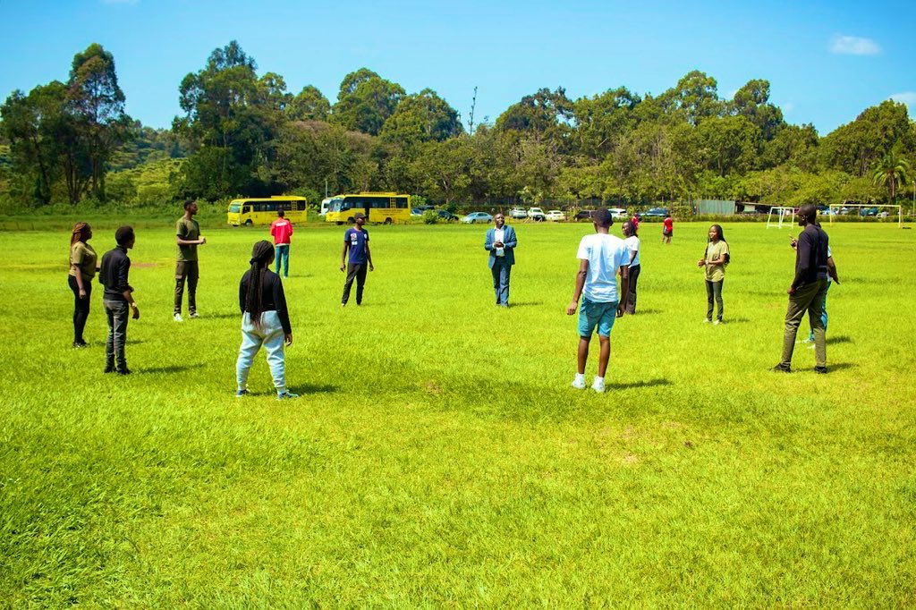 OkowaNashon's tweet photo. KEY PART OF MENTORSHIP is to encourage PLAY. Play doesn’t just help us to explore what is essential. It is essential in and of itself. #NOMP https://t.co/nWURjjVq3o