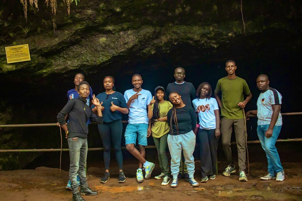 OkowaNashon's tweet photo. KEY PART OF MENTORSHIP is to encourage PLAY. Play doesn’t just help us to explore what is essential. It is essential in and of itself. #NOMP https://t.co/nWURjjVq3o