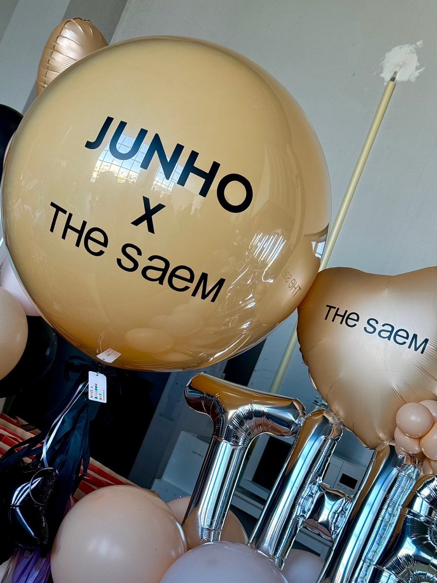 follow_leejunho's tweet photo. 이준호는 근데 진짜 얼굴도 얼굴이지만 얼굴도 얼굴임 (´•᎑•`)♡

#이준호 #LEEJUNHO
#준호 #JUNHO
#더샘 #theSAEM https://t.co/Zh63YQN2Nm