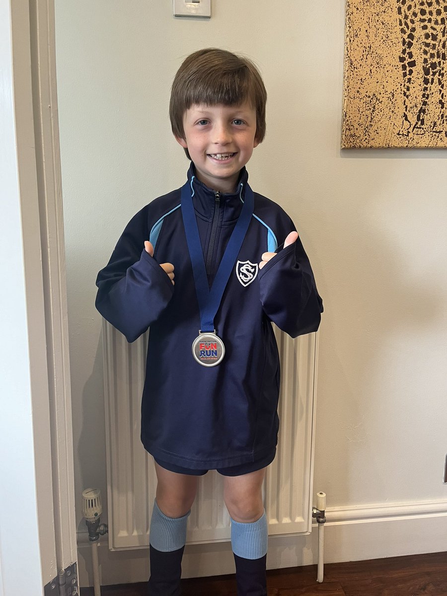 Meta4ltd's tweet image. James was very happy going into @TheShrubberySch this morning wearing his #suttonfunrun medal 🥇