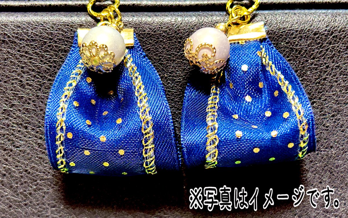 EmiT_mamo's tweet image. AUTHENTICAをイメージして遊んでみた✋
どうしようかな...このままチャームにしてよい？
#AUTHENTICA
#宮野真守