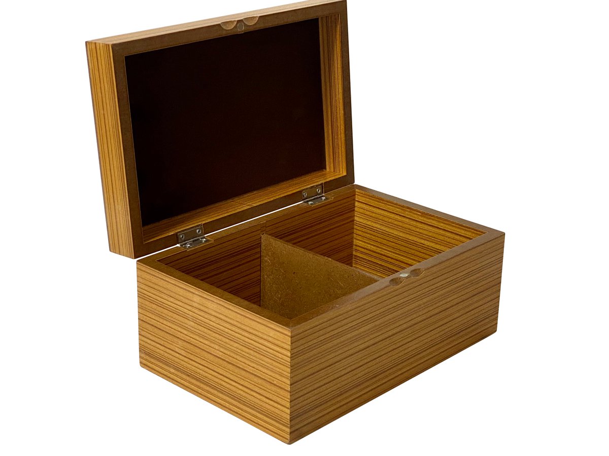 StauntonChess's tweet image. 🐣. Offer Xtras! Economy Standard Chess Box for £24.00 #chess #chessboards
